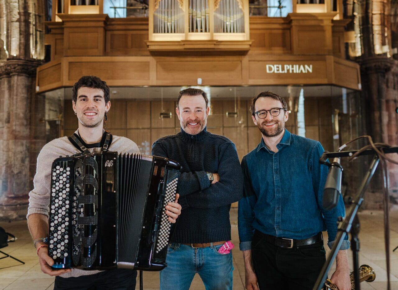 Contradance: Ravel | Granados | Bartók | Adès | Paxton | A. Sweeney CD Delphian Records