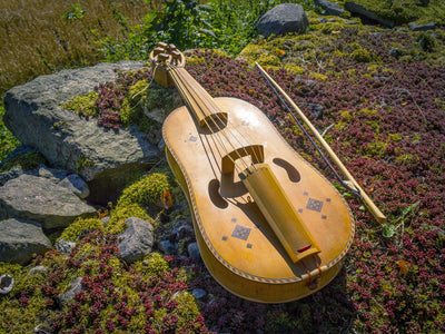 Ice and Longboats: ancient music of Scandinavia CD Delphian Records