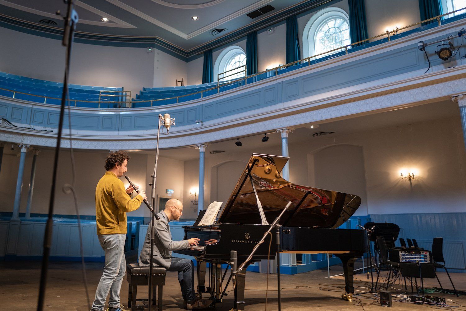 Olivier Stankiewicz: Mozart violin sonatas on oboe Delphian Records