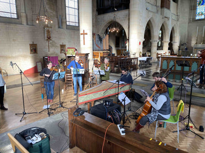 <iframe width="560" height="315" src="https://www.youtube.com/embed/HjaZbfsA0Fs?controls=0" frameborder="0" allow="accelerometer; autoplay; encrypted-media; gyroscope; picture-in-picture" allowfullscreen></iframe>