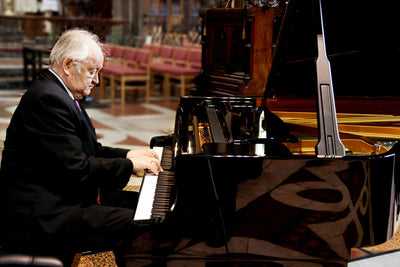 Wilde plays Brahms CD Delphian Records