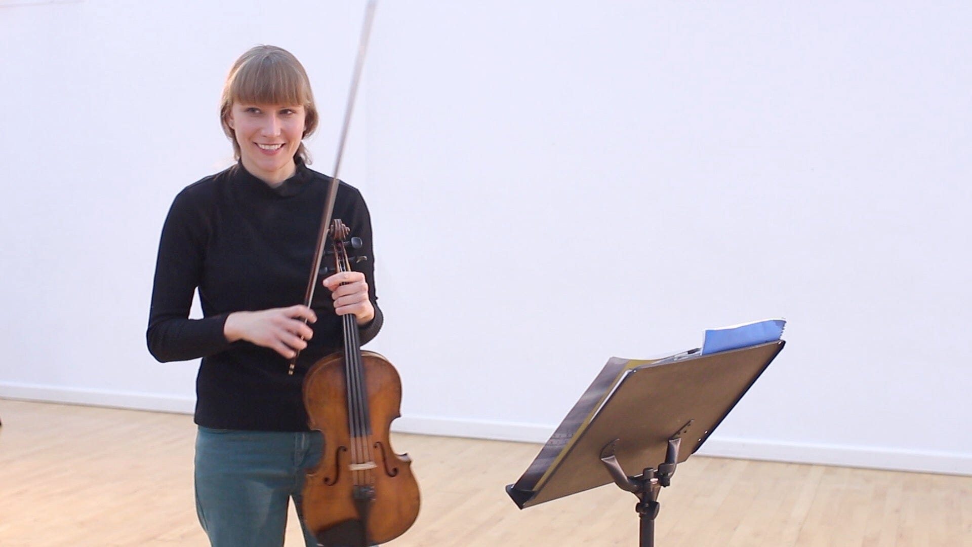 SOLA: Music for viola by women composers CD Delphian Records